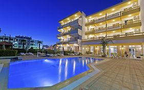 Trianta Apartments